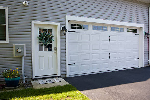 24/7 Emergency Garage Door Panel Replacement experts in Vado, NM
